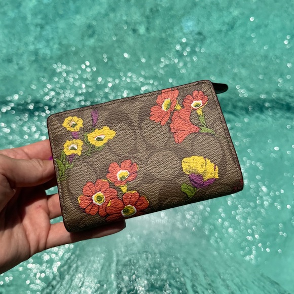 Coach Medium Corner Zip Wallet In Brown Signature Canvas With Floral Print - Picture 6 of 11